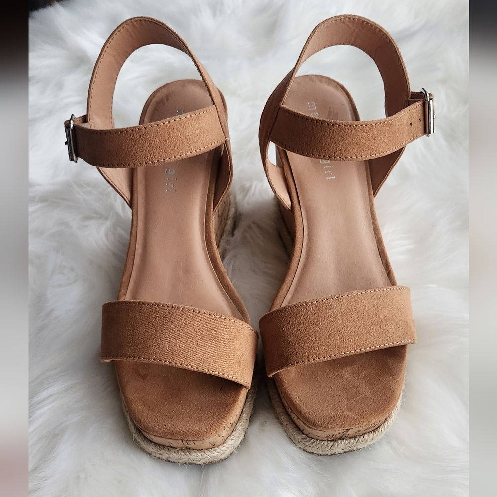 Madden Girl Upstage Wedge SandalWomen's Maddison Style Summer GoldSize 8.5M